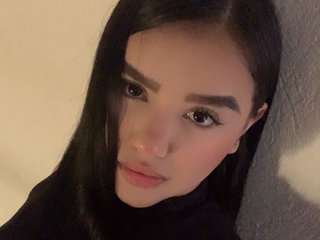@Curvy-Cutie