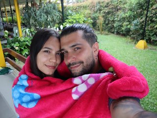 @KikiandMax