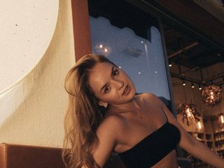 @Lunaaaura